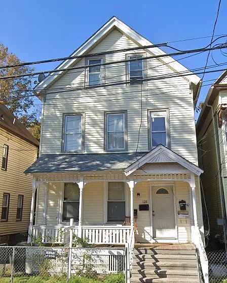 Building Photo - 128 Plymouth St