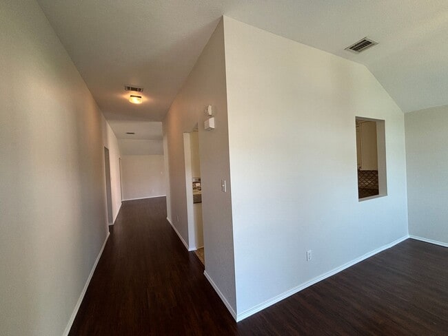 Building Photo - 4 BR/2BA | Updated Single Family Home | 2-Car Garage Parking | Fenced backyard