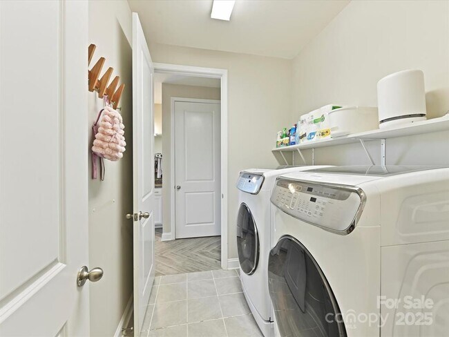 Building Photo - 9528 Horsebit Ln