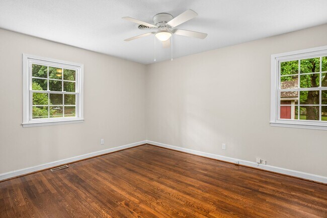 Building Photo - Beautiful Sherwood Location