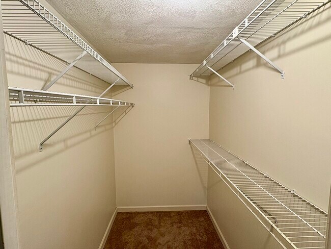 Building Photo - 224 Park St