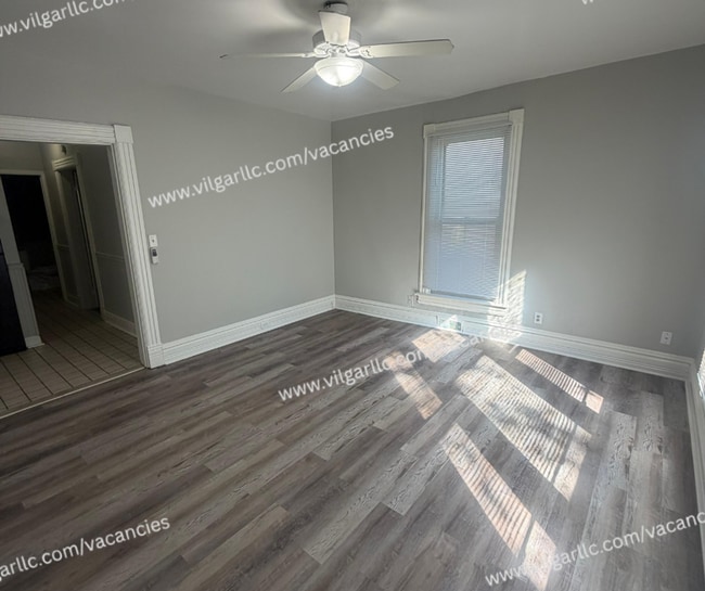 Building Photo - 708 Perry St