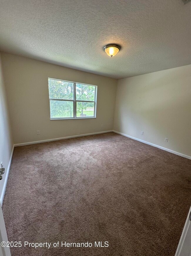 Building Photo - 14227 Wake Robin Dr