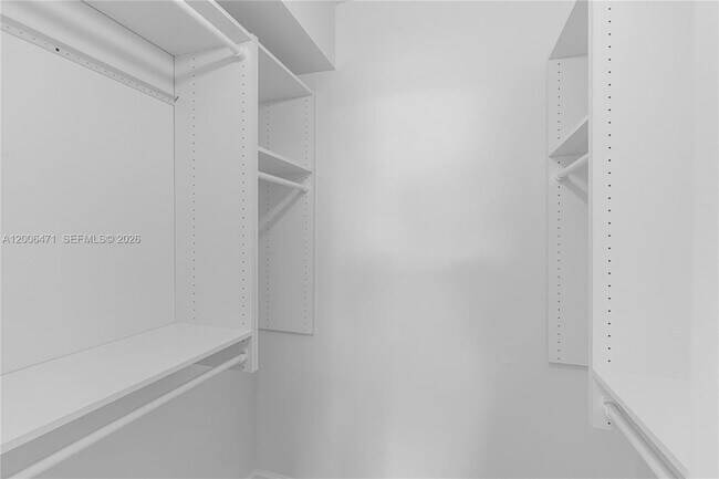 Building Photo - 1400 NE 57th Ct