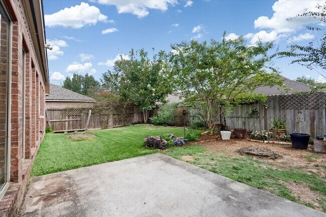 Building Photo - 26886 Treasures Ridge Dr