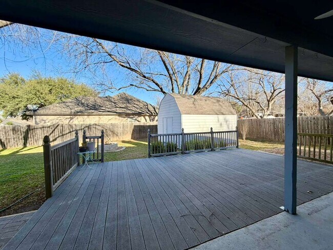 Building Photo - Beautiful single-story home on a corner lot in New Braunfels!