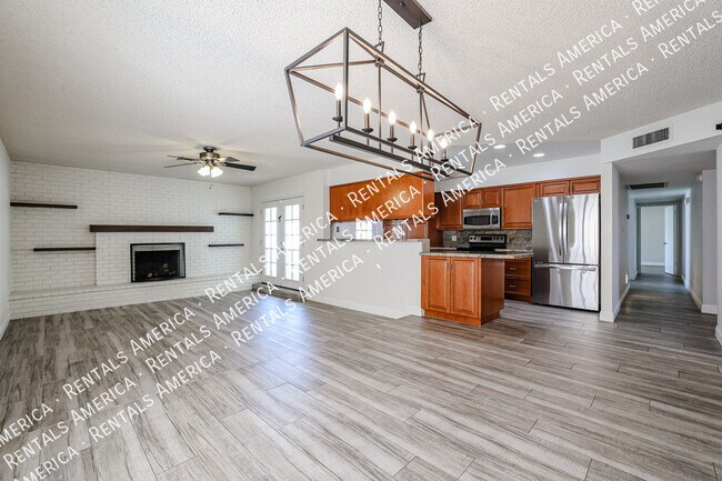 Building Photo - 10534 E Mercer Ln