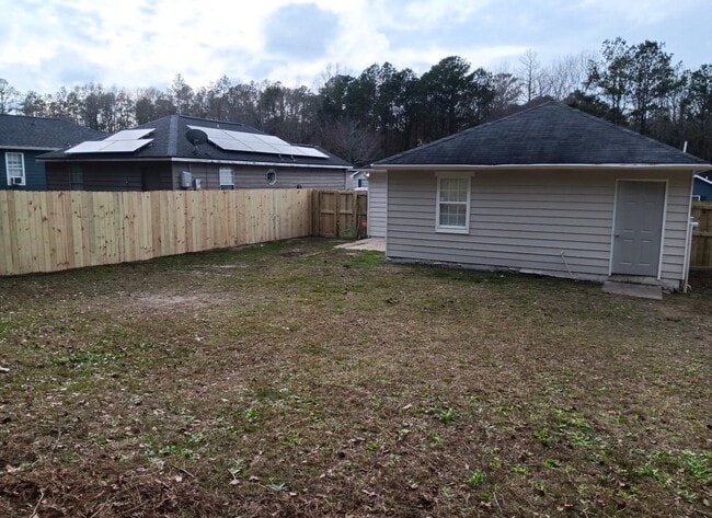 Building Photo - 2144 Hunter Ct