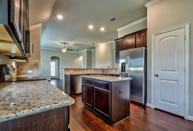 Building Photo - 304 Callaghan Dr