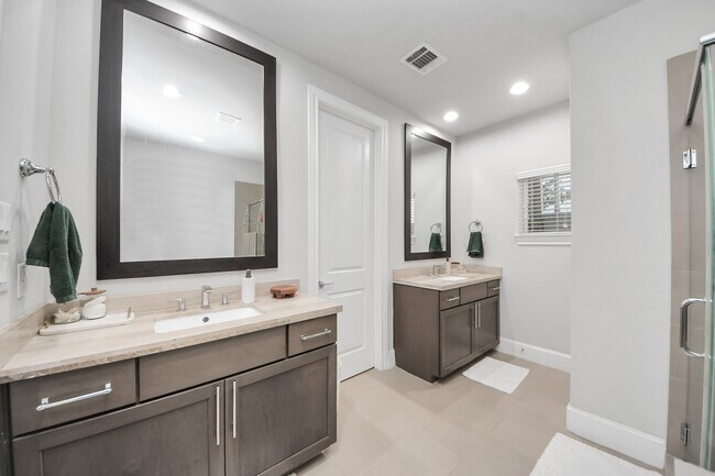 Building Photo - 9614 Riddlewood Ln