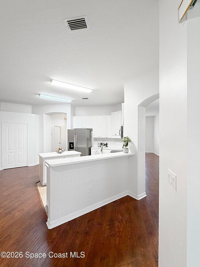 Building Photo - 467 Sauders Rd SE