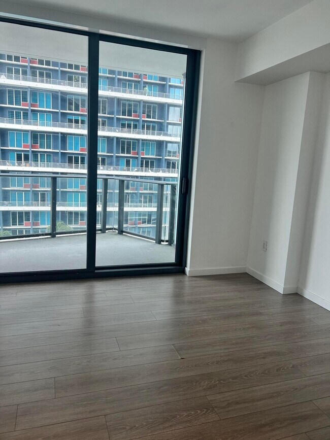Building Photo - 1300 S Miami Ave