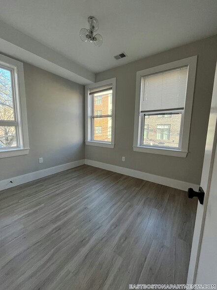 Building Photo - 66 Lubec St