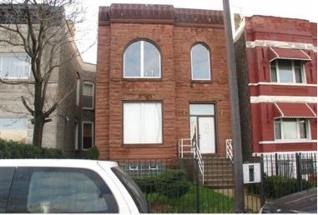 Primary Photo - 2717 W Congress Pkwy
