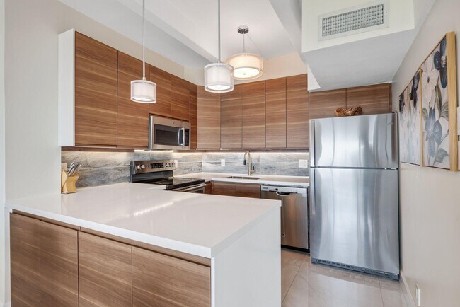 Building Photo - 250 S Ocean Blvd