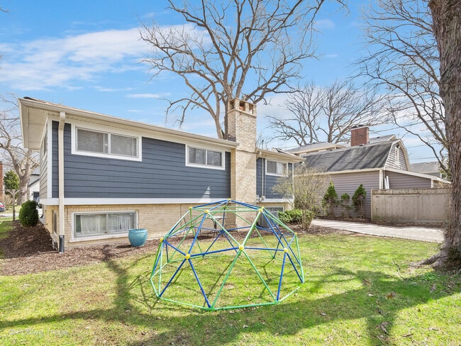 Building Photo - 822 N Waiola Ave