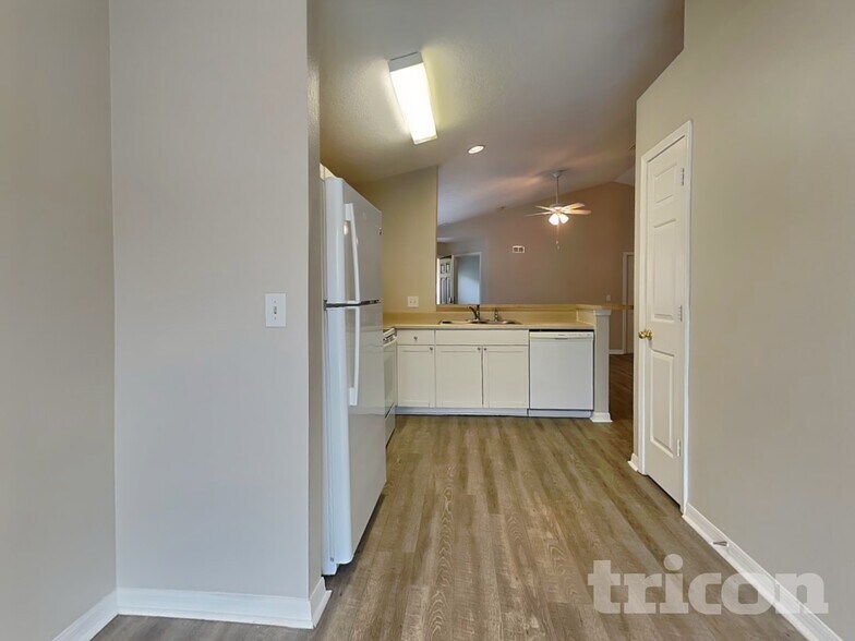 Building Photo - 7526 Oxford Garden Cir