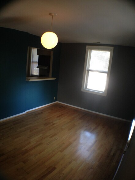 Building Photo - 8 W Hollister St