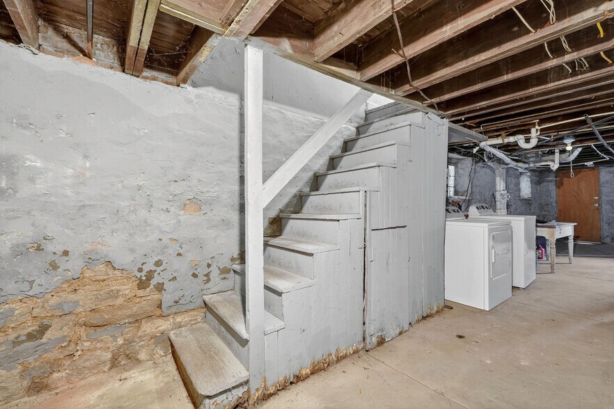 Basement - 4372 Gibson Ave