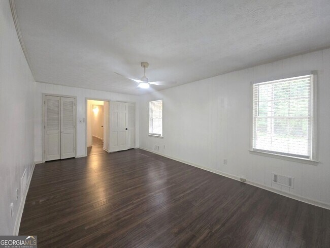 Building Photo - 2821 Meadowlark Trail NW