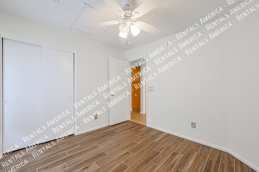 Building Photo - 4647 E Lavender Ln