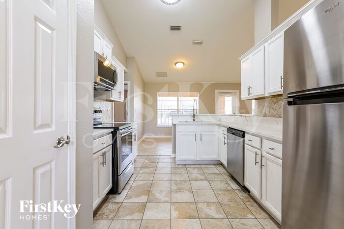 Building Photo - 3811 Trenton Ln