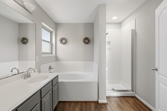 Building Photo - 9426 Coatsworth Dr