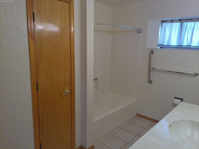 Building Photo - 1771 Miramar Dr