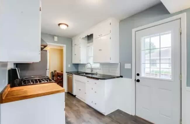 Building Photo - Beautiful 4BR 2BA Rambler in Roseville