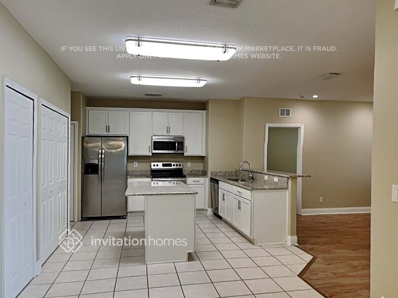 Building Photo - 4150 Caparosa Cir