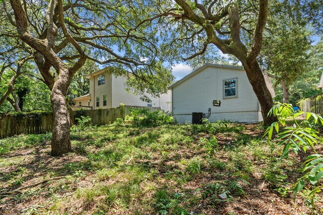Building Photo - 306 Florida St