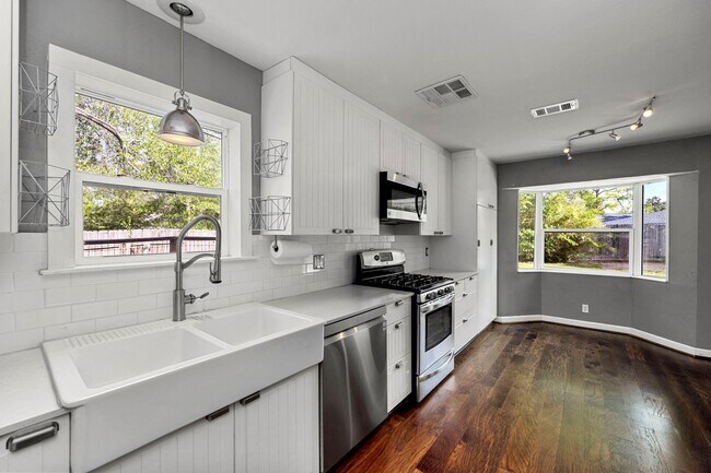 Building Photo - 12307 Nova Ct