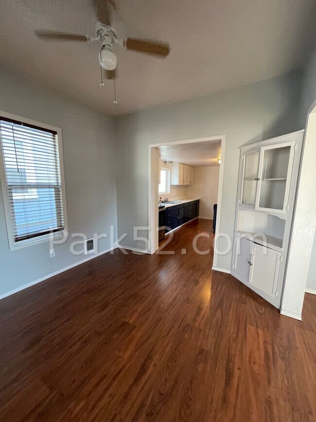 Building Photo - 3 Bedroom Tacoma Single Family Home- Pet Friendly!