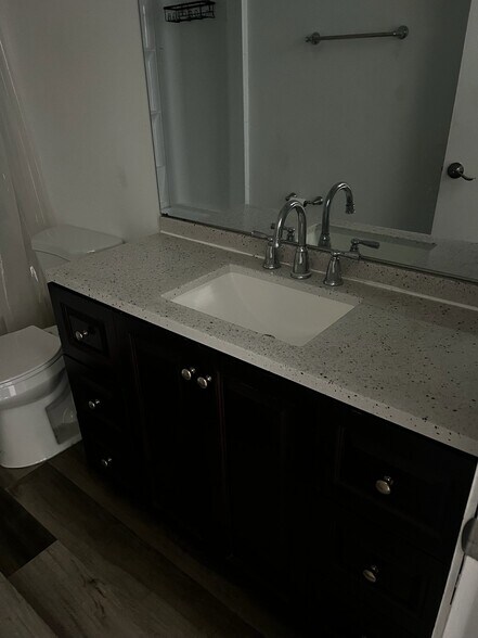 Building Photo - 3950 SE 19th Ave