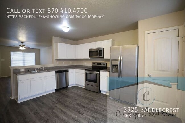 Building Photo - Move in special $700!! Beautiful 3 bed / 2...