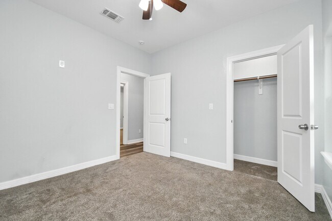 Building Photo - 701 S Morgan St