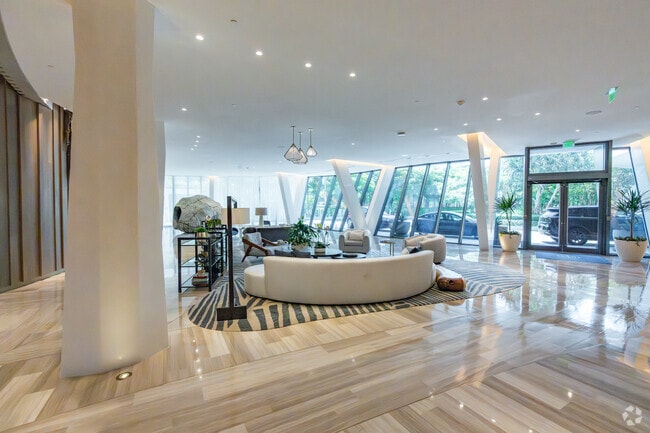 Lobby Photo - Park Grove