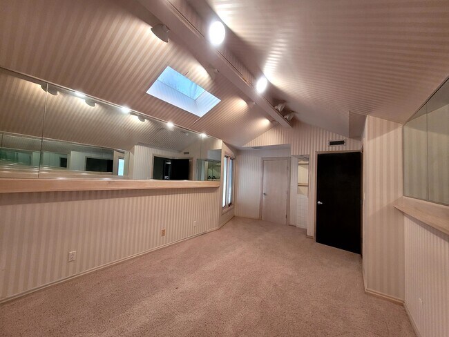 Building Photo - 1460 West Alex Bell Road