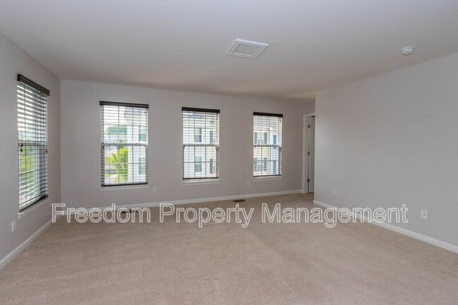 Building Photo - 17002 Beveridge Dr