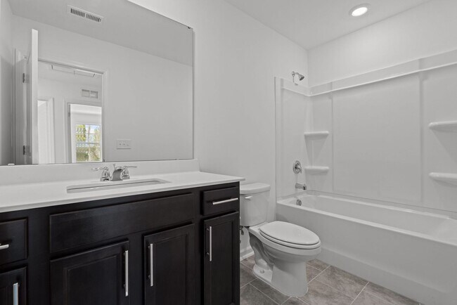 Building Photo - 4 Bedroom/3 Bath Sanford