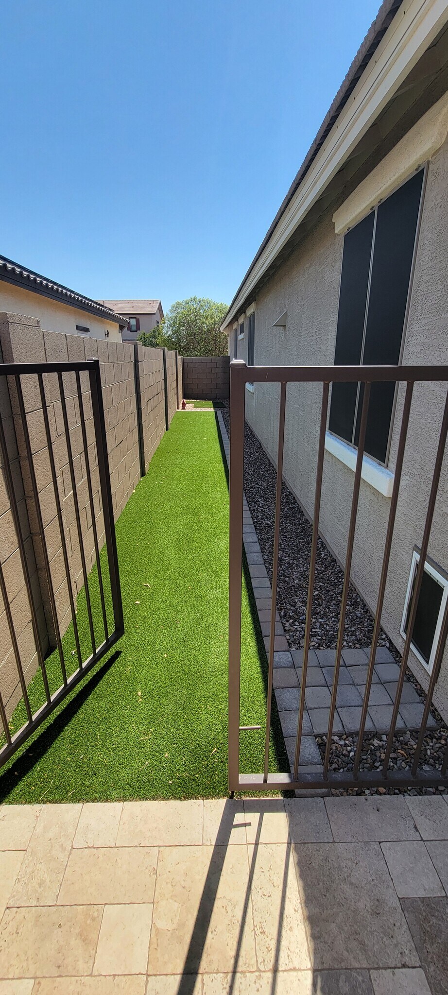 Building Photo - 3012 E Quenton St