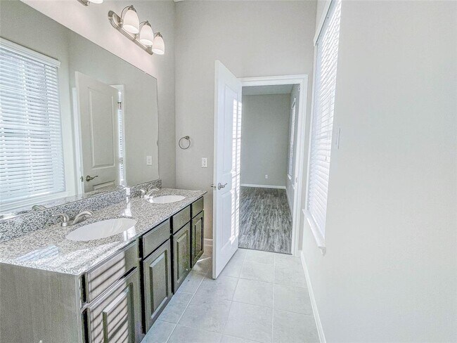 Building Photo - 4506 Dorado Dr