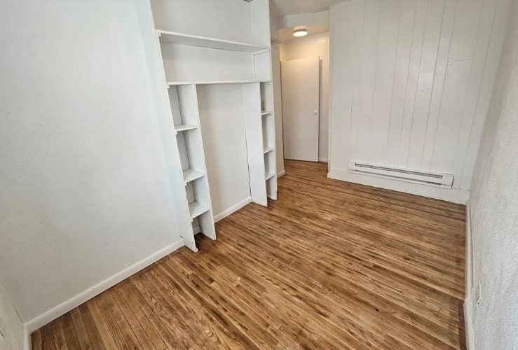 Building Photo - 807 Hazlett Ave