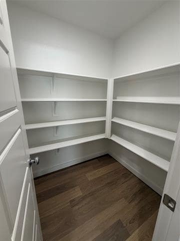 Building Photo - 718 Tidal Dr