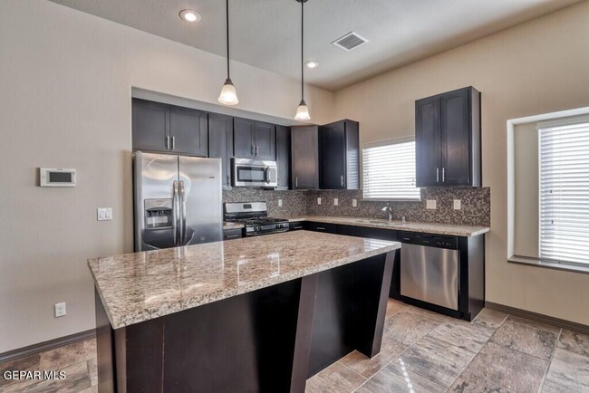Building Photo - 3852 Loma Cortez Dr