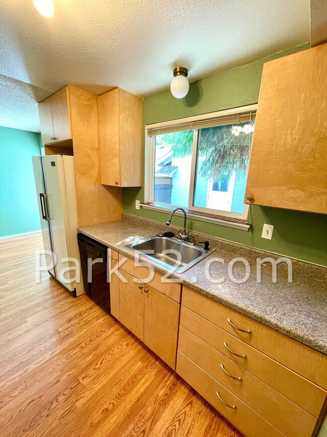 Building Photo - 5959 S 12th St