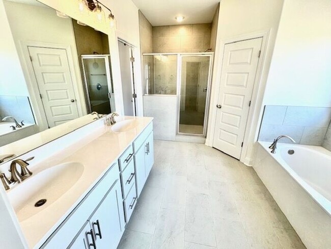 Building Photo - Move In Special! Half off June Rent with M...