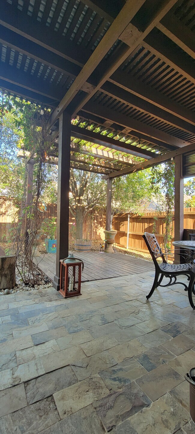 Building Photo - 9108 Brinson Dr