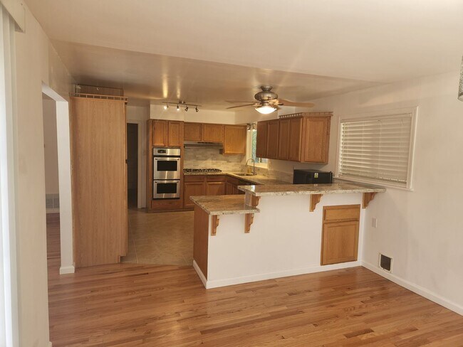 Building Photo - Rancho Cordova Gem