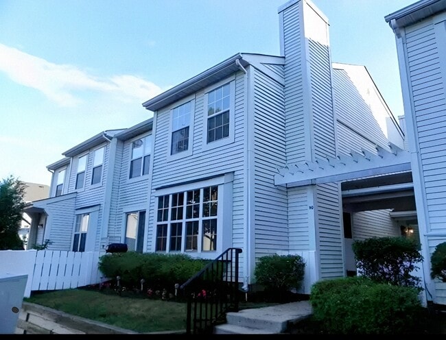 Primary Photo - 90 Almond Dr